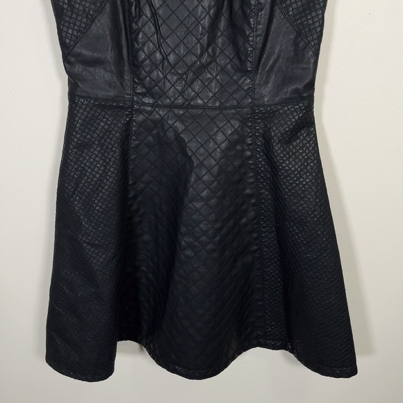 TOPSHOP | FAUX LEATHER SLEEVELESS DRESS - Picture 4 of 13